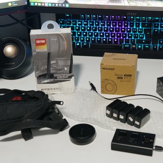 Sony Alpha a6000 con Jaula Accesorios y Objetivos