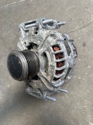 Alternador VW AG 06K 903 024 C 140A