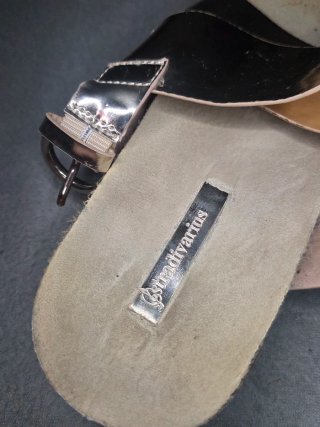 Sandalias doradas Stradivarius T.41