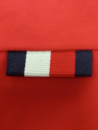 Chaqueta Roja TOMMY HILFIGER.