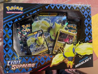 Caja Pokémon Regieleki V Colección Supremo