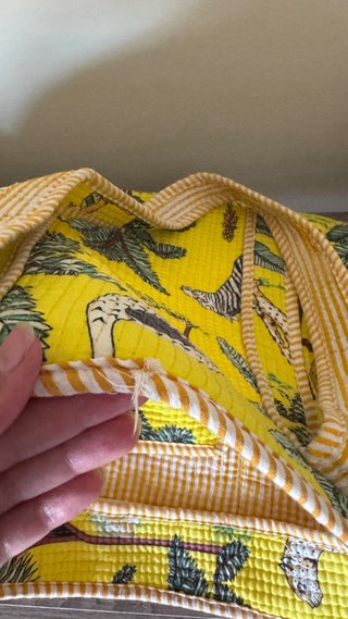Bolso de gran capacidad con estampado tropical