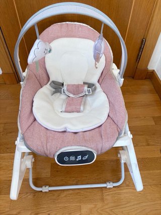 Silla mecedora para bebé rosa