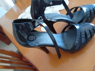 Zapatos de agua negros