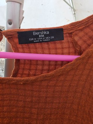 Blusa Bershka marrón manga larga