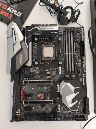 Placa Aorus Z370 gaming 5 i9 9900K
