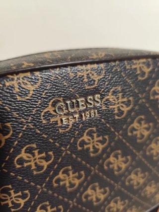 Bolso Guess Marrón Monogram