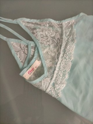 Camiseta de verano con encaje