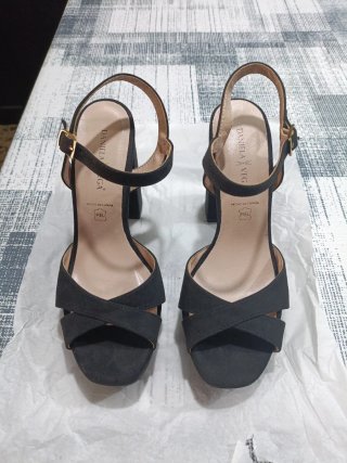 Sandalias DANIELA VEGA Ante Negras Talla 37