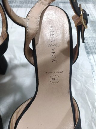 Sandalias DANIELA VEGA Ante Negras Talla 37