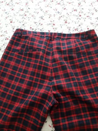 Pantalón cuadros escoceses rojo y negro