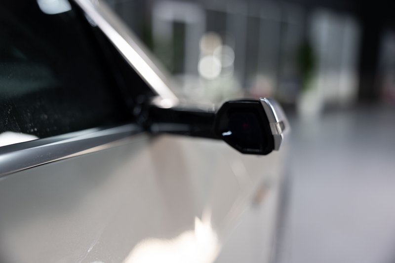 Audi e-tron 50 quattro Advanced 2020, foto 11