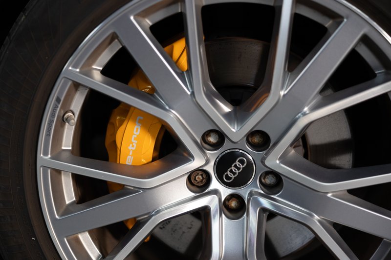 Audi e-tron 50 quattro Advanced 2020, foto 21
