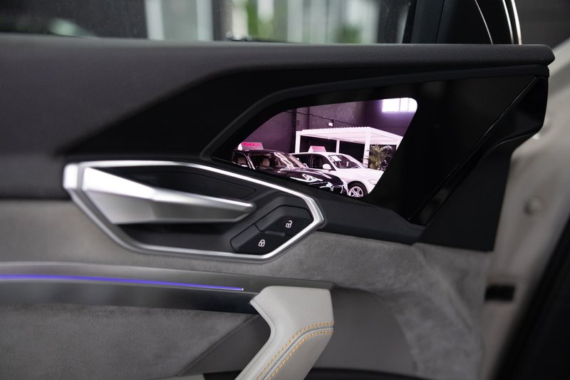 Audi e-tron 50 quattro Advanced 2020, foto 34
