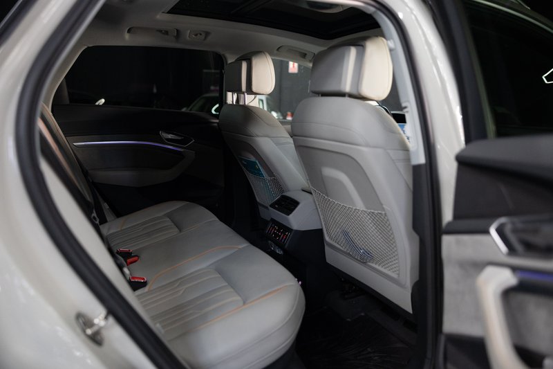 Audi e-tron 50 quattro Advanced 2020, foto 36