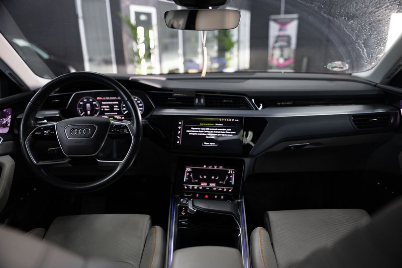 Audi e-tron 50 quattro Advanced 2020, foto 35