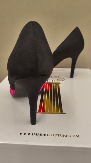 Scarpe eleganti da donna nero e rosa con borsetta