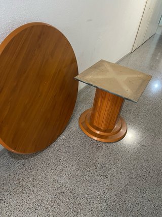 Mesa de comedor redonda de madera