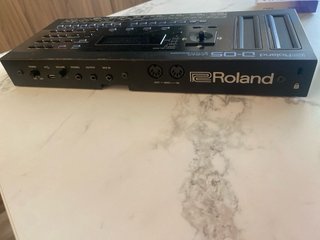 Roland D-05 Sintetizador Lineal