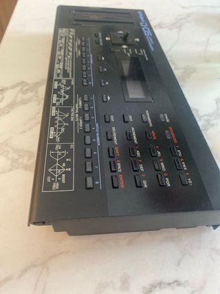 Roland D-05 Sintetizador Lineal