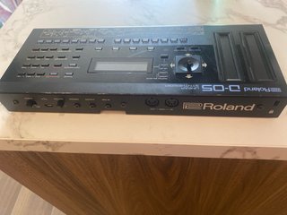 Roland D-05 Sintetizador Lineal