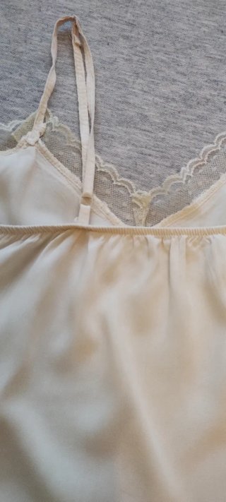 Top lencero beige encaje talla M