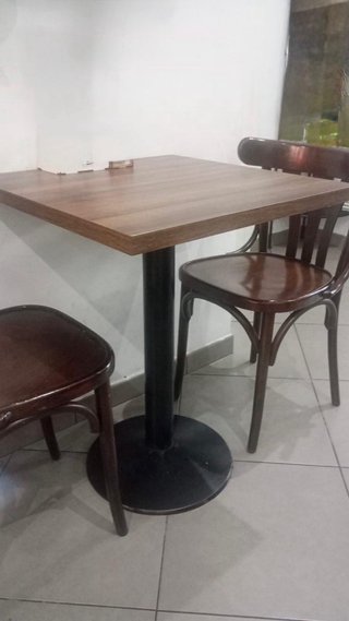 1450€ 43 sillas  y 15 Tableros Bar/Cafetería