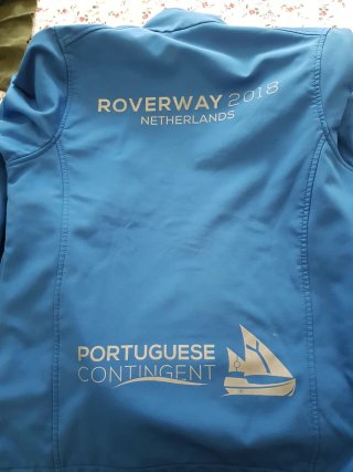 Cortavientos forrado azul unisex