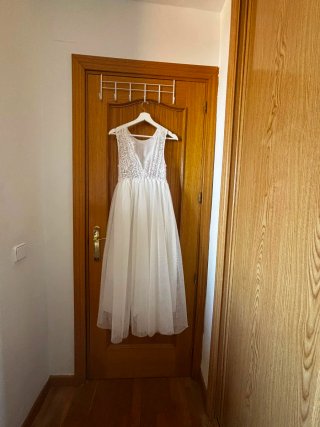Vestido blanco de fiesta con encaje