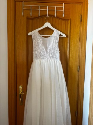 Vestido blanco de fiesta con encaje