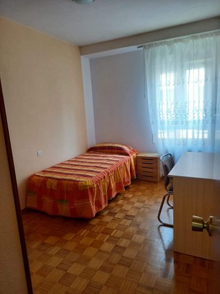 Se alquila piso por habitaciones, curso 2026/27