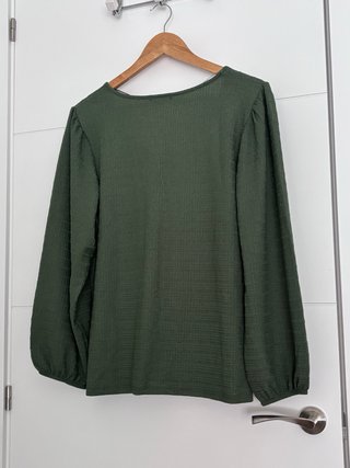 Camiseta verde manga larga talla L