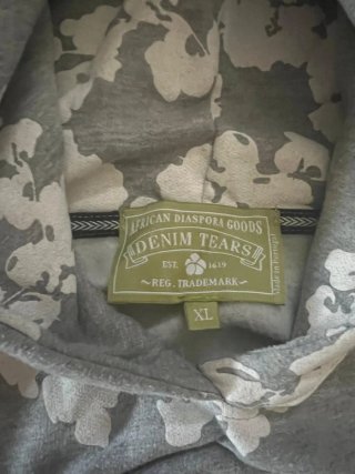Sudadera gris con estampado floral XL de niño