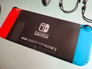Consola Nintendo Switch Azul y Rojo