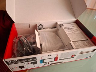 Consola Nintendo Switch Azul y Rojo