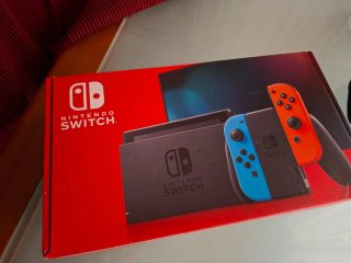 Consola Nintendo Switch Azul y Rojo