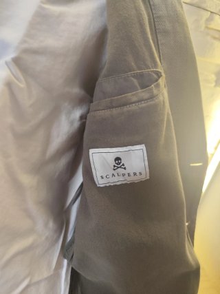 Blazer casual Scalpers a estrenar