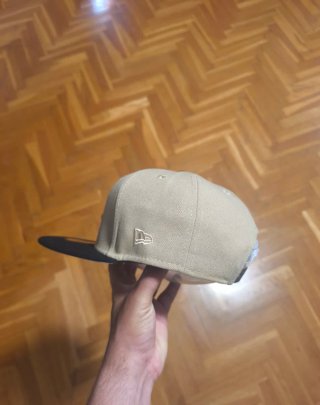 Gorra New Era SOX Beige y Negra