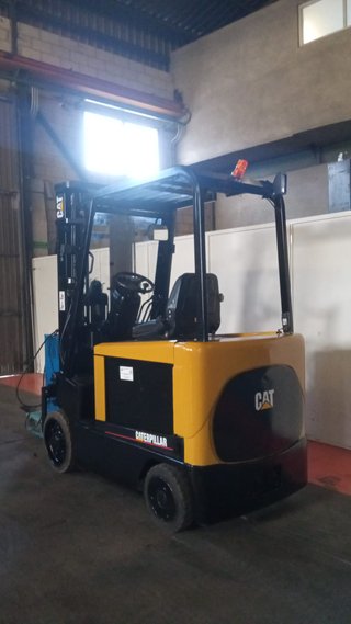 Carretilla Eléctrica CAT EC25K Ocasión