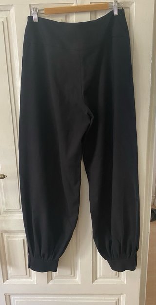 Pantalón Zara bombacho negro