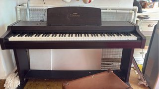 Piano Digital Yamaha Clavinova Marrón Oscuro
