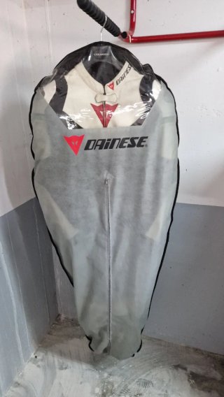 Mono Dainese laguna seca de 2 piezas en cuero