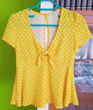 Blusa Lotito lunares amarilla