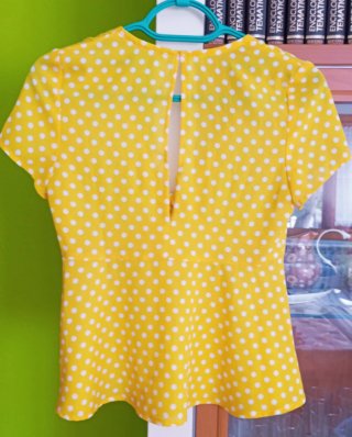 Blusa Lotito lunares amarilla