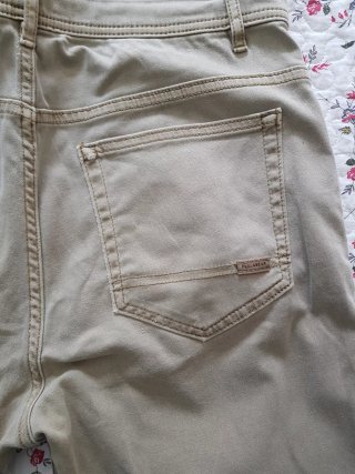 Bermudas Pull&Bear chico beige talla L
