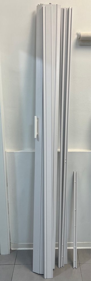 Puerta corredera blanca