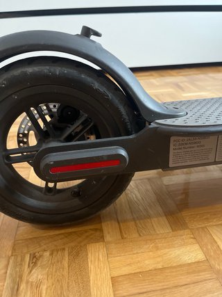 Patinete Xiaomi M365 con cargador ycasco incluido