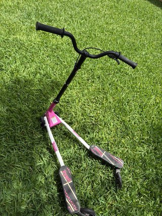 Patineta Trywil rosa y negra