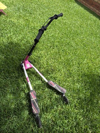 Patineta Trywil rosa y negra