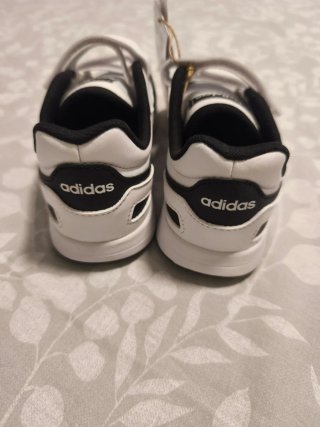 Zapatillas Adidas niño talla 32